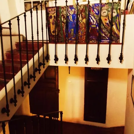 La Maison Aux Volets Bleus Bed and breakfast *